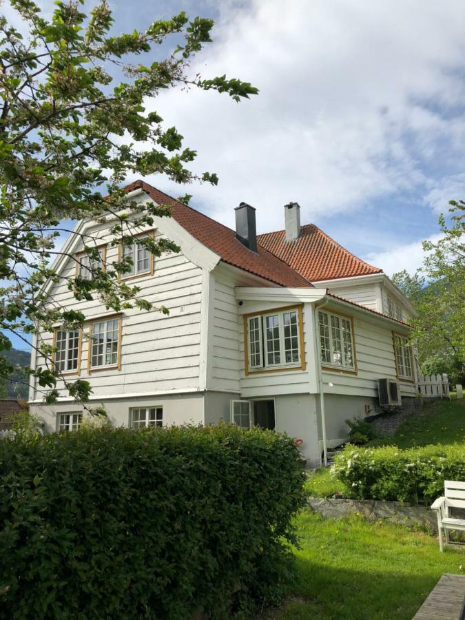 Stryn - House By The River Екстер'єр фото